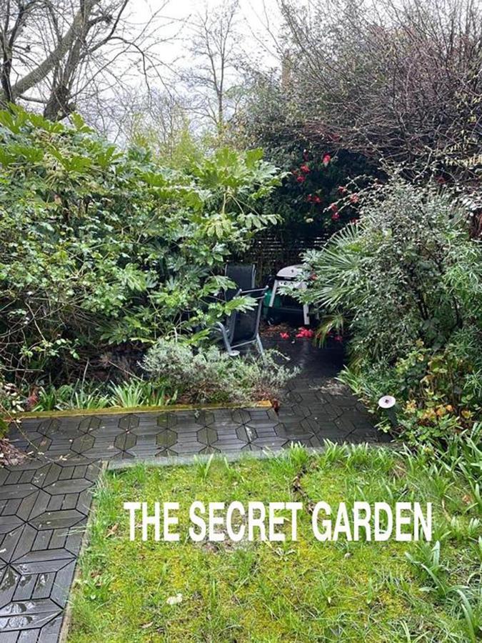 Luxury Large 1 Bed Apartment With Garden In Hampstead Min 3 Nights ロンドン エクステリア 写真